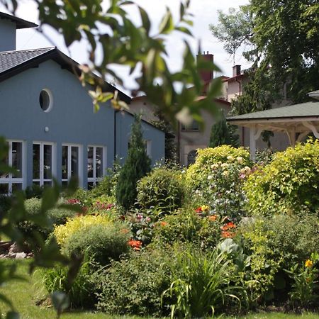 Eden Hotel Wiselka Bagian luar foto