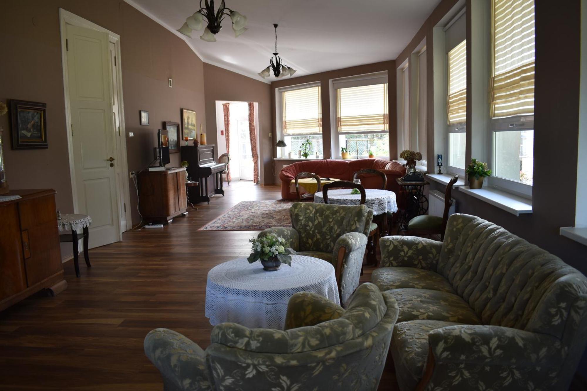 Eden Hotel Wiselka Bagian luar foto